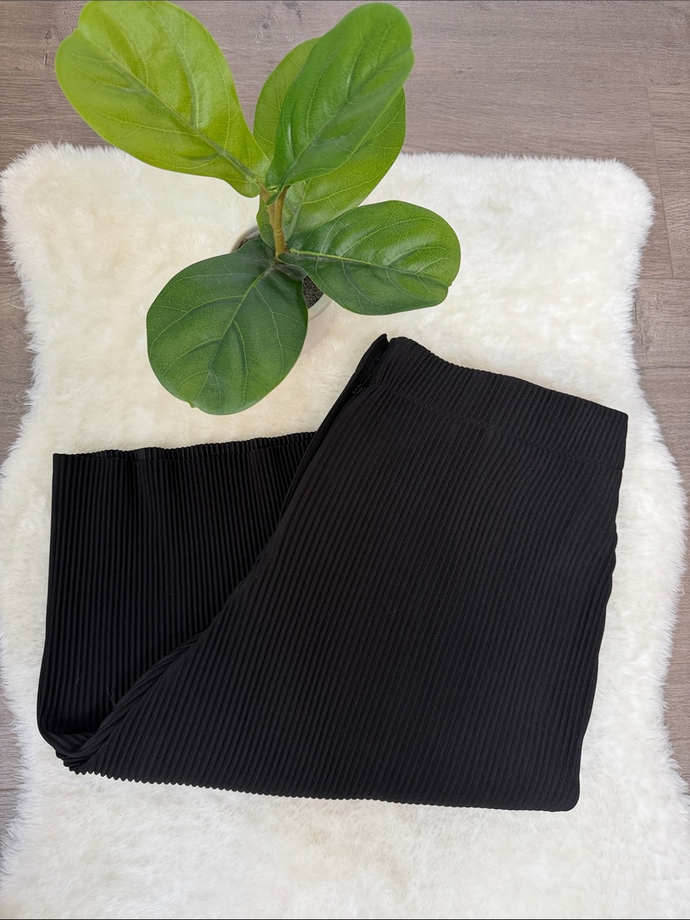 COS Black Ribbed High-Waist Knit Shorts - Picture 11 of 11